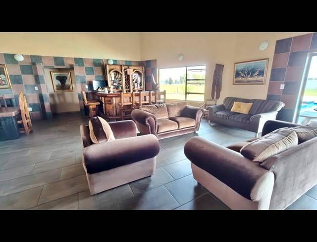 FARM FOR SALE IN LEEUFONTEIN